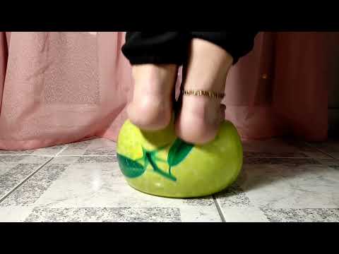 Feet ASMR Session 🦶 Trying my best to destroy a ball