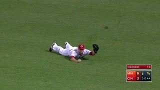 MIA@CIN: Schebler charges in for a diving catch