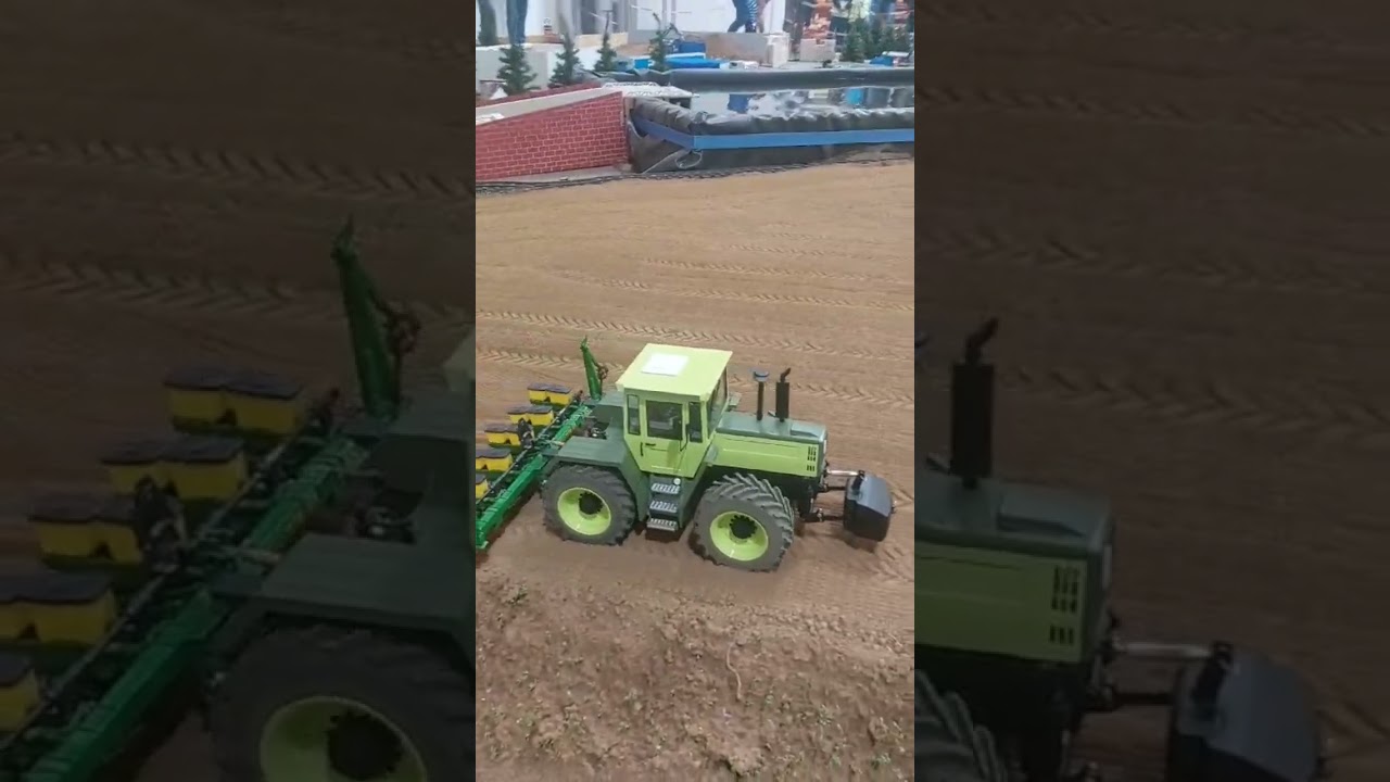 RC Favorit Trac bei der Aussaat für 2025