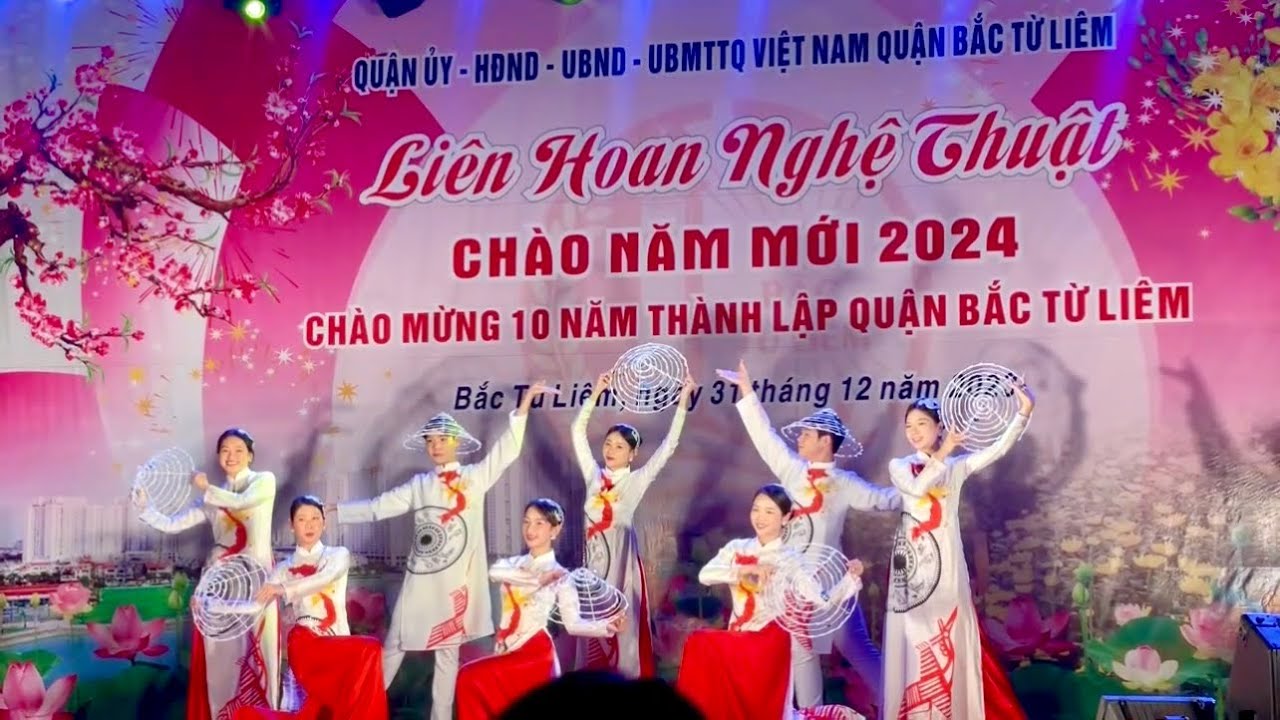 MÚA “MỘT VÒNG VIỆT NAM” - TIẾT MỤC MÚA NÓN LED VÔ CÙNG ĐẶC SẮC