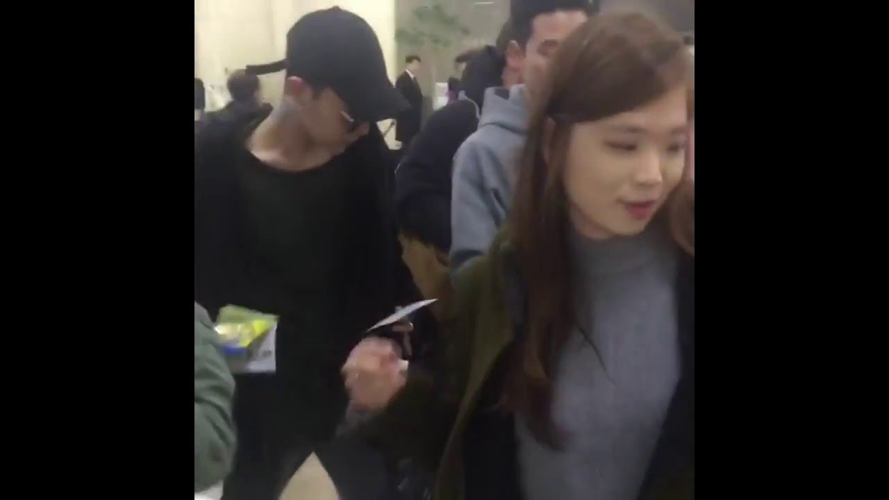 160225 G-Dragon at Gimpo Airport back from Tokyo