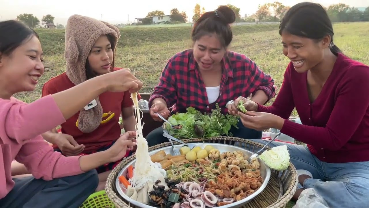 ตำถาดกลางทุ่งนา