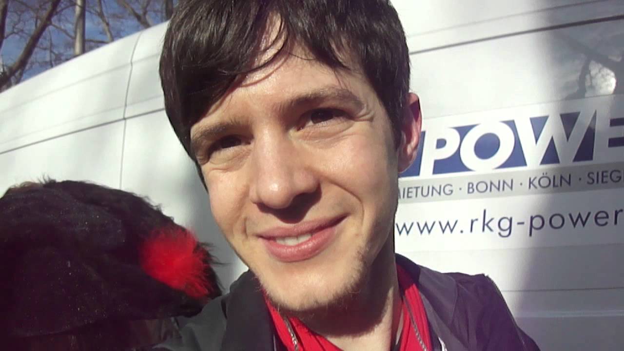 Karneval in Köln 2015 auf dem Neumarkt / Sebi Wagner von Kasalla