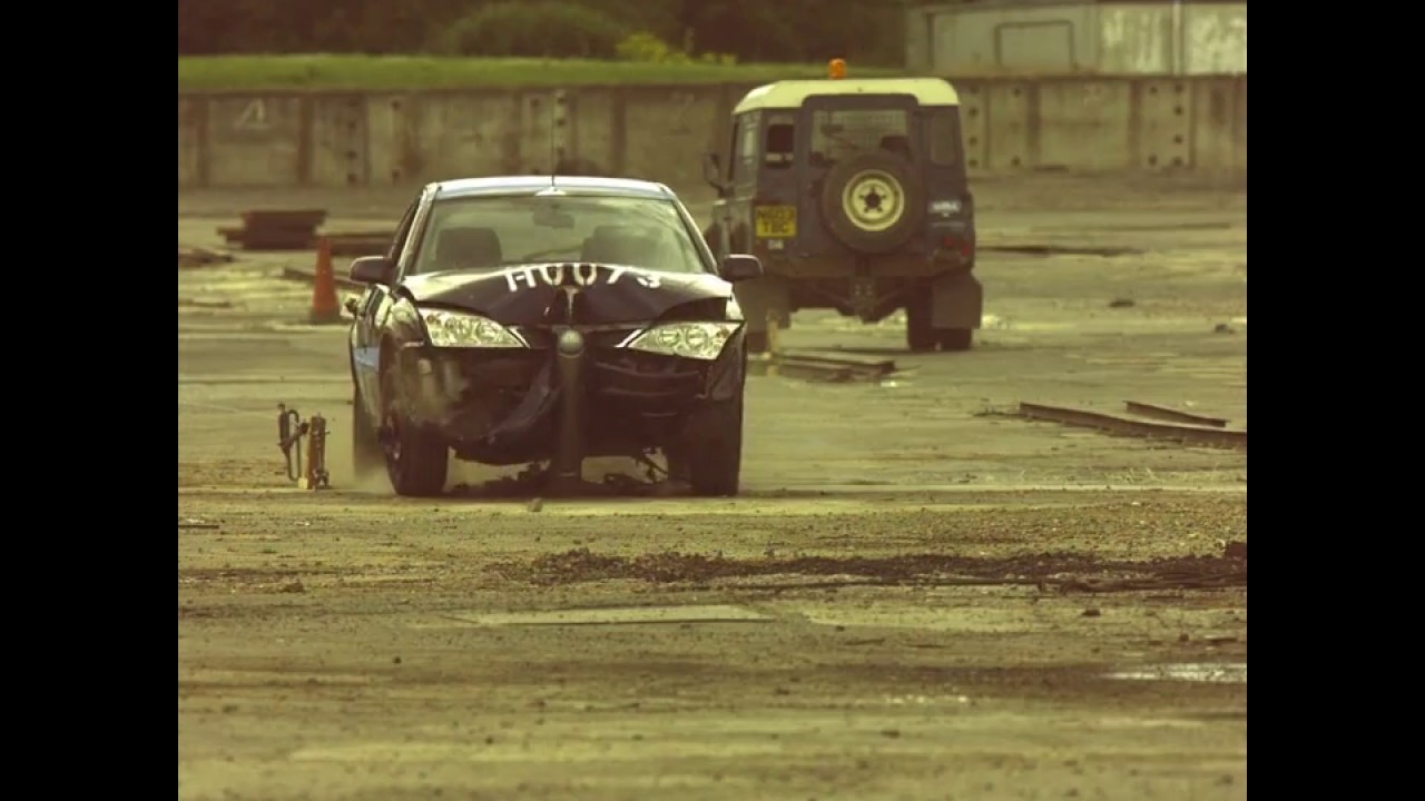 Vehículo contra Bolardo de Poste  Slow Motion