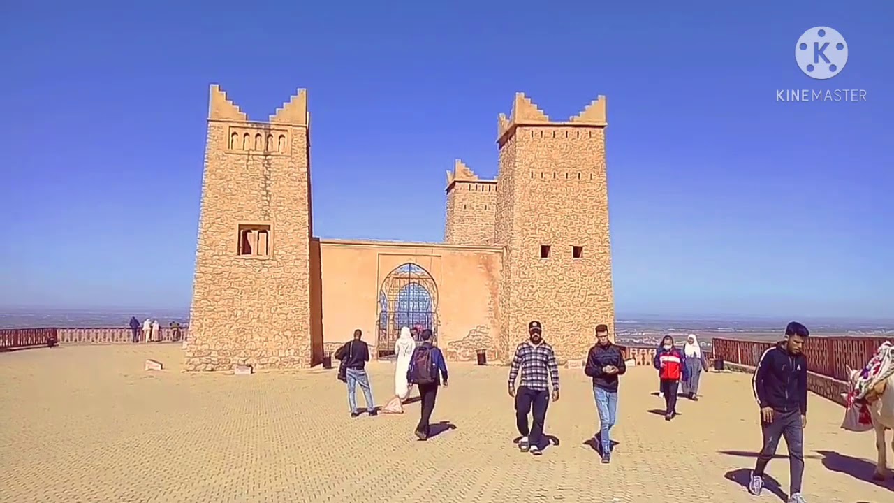 شكون لي بنى قصر عين اسردون في بني ملال