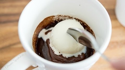 HOW TO MAKE THE BEST CHOCOLATE MUG CAKE - 5 Minute Dessert Recipe