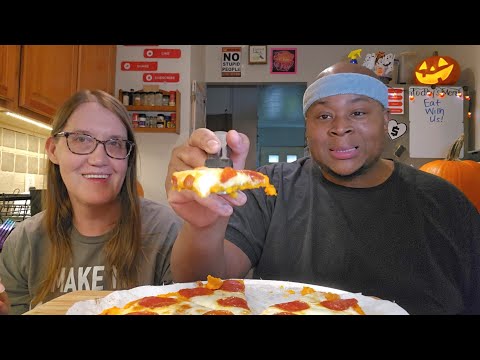 صنعنا عجينة بيتزا البطاطا الحلوة التي انتشرت بسرعة مراجعة صادقة من بيرت آند جينز