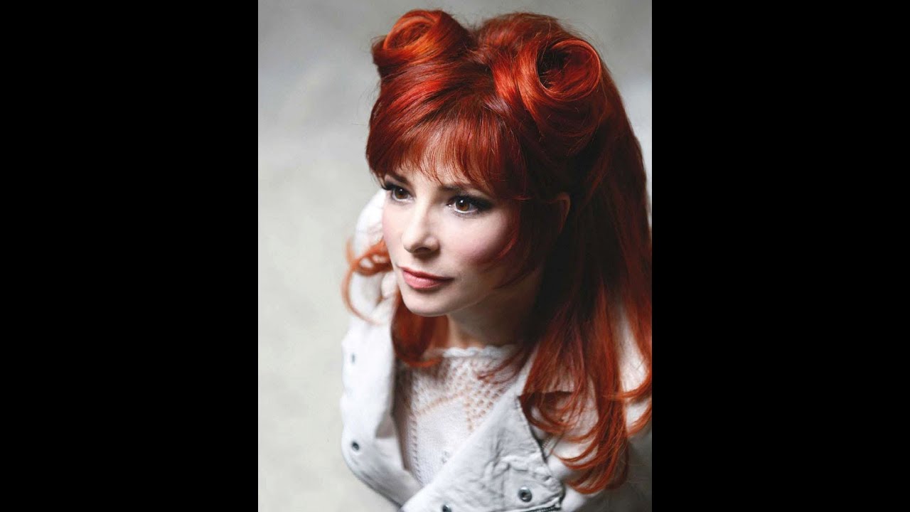 Effet Prémonitoire : Mylène Farmer chute sur scène conchita potato