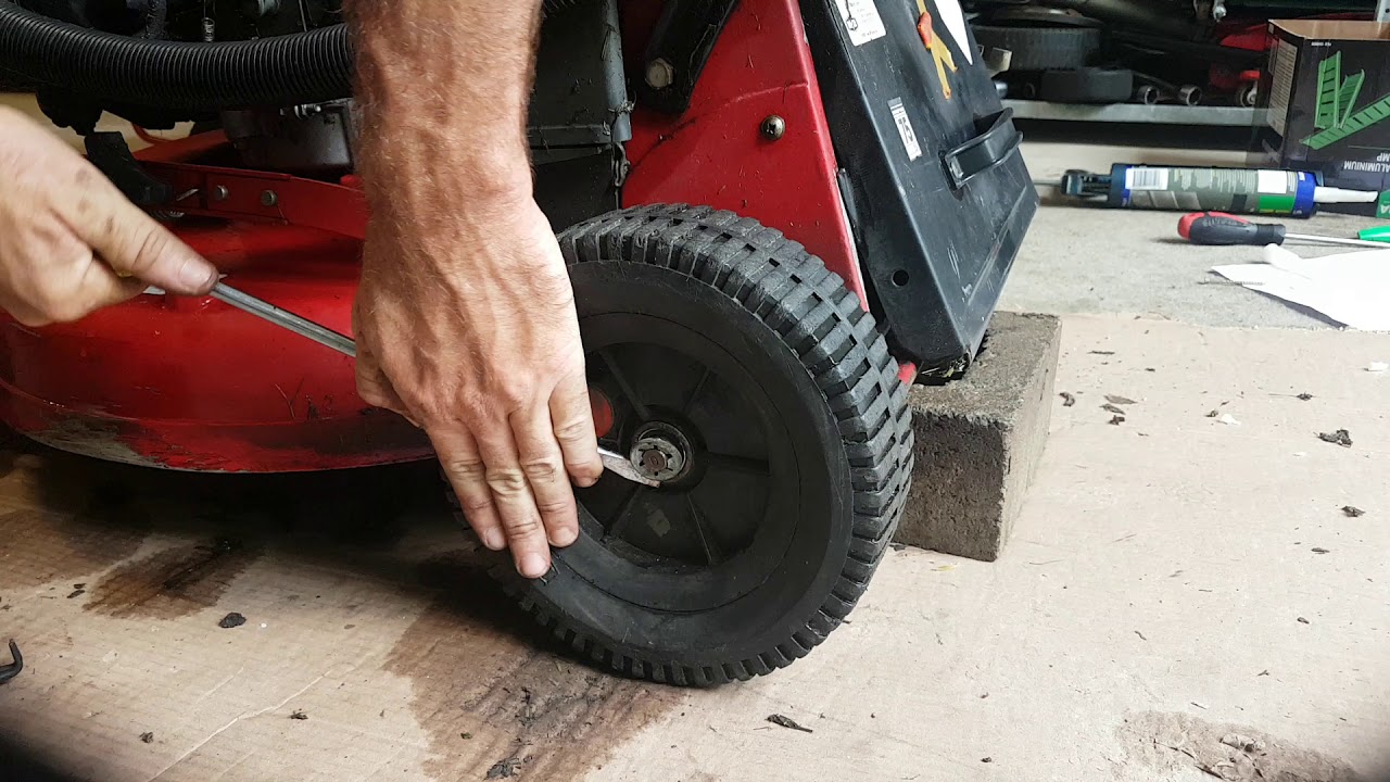 Rover Pro cut 560 locking wheel pinion gear replacement - YouTube