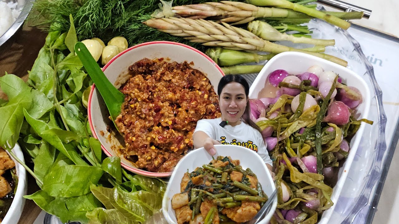 วันนี้กินข้าวกับน้ำพริกปลาร้าสับผัดหมู ผักสดๆ ข้าวสวยร้อนๆ อร่อยมากค่ะทุกคน