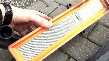 Air Filter replacement disassemble Motor Luftfilter wechseln Renault Twingo 2 1.2 LEV 16V Auth. LPG