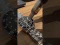 How to remove a watch cyclops