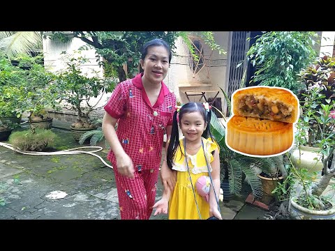 Video @Mẹ Xí Muội đi mua bánh trung thu 2021 ???? Xí Mụi Food... - youtube