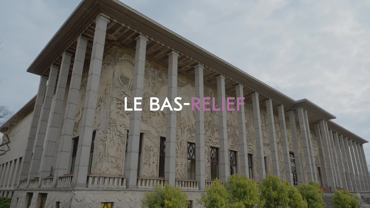 Le bas-relief du Palais de la Porte Dorée