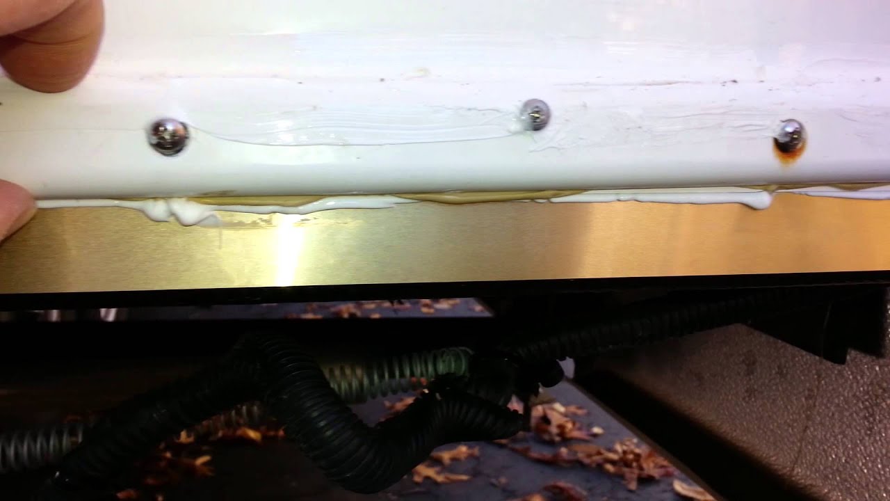 Repairing the 2009 Springdale by Keystone slideout