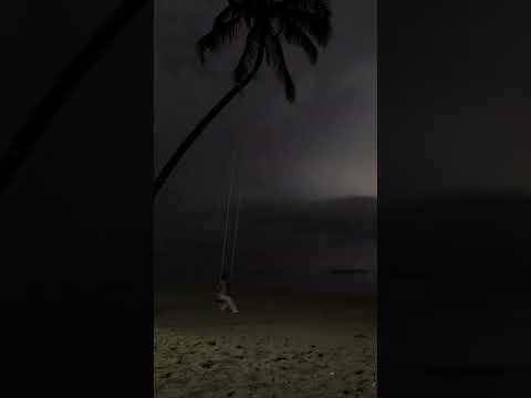 شعور حلو لو تجلس هنا مع البحر