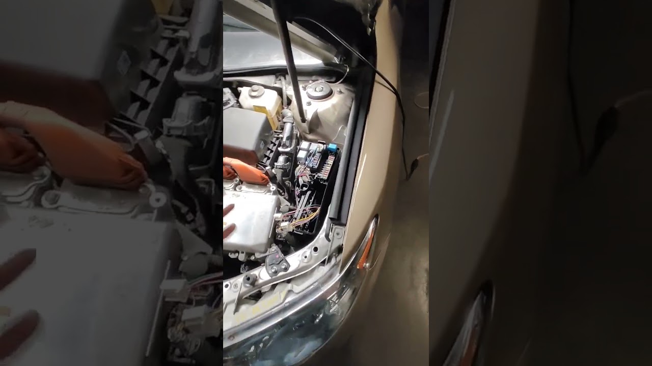 2012 Тойота Камри Гибрид. Чья вина??? - YouTube