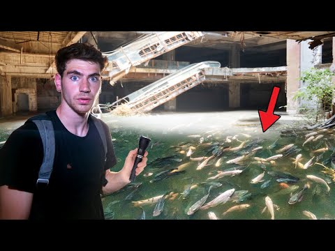 ABANDONED MALL FULL OF LIVE FISH INSIDE!! (Thailand)