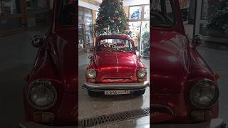 Новогодний ретро-автомобиль в Ялте #ретро #ретроавтомобиль #ретростиль #ретроавтомобили #ялта #крым
