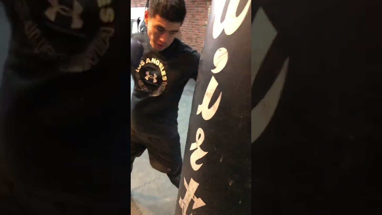 Дмитрий Бивол , высказал своё мнение о перчатках REYVEL Hunter 10oz, заказать newarmor.ru