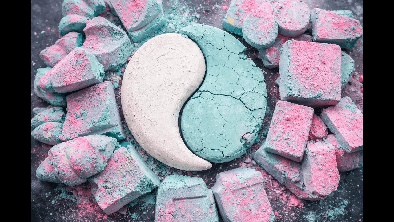 Creamy dust melting in hands |Gymchalk reform | oddlysatisfying | asmr