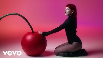 Sophie and the Giants - Bad Friends (Official Video)