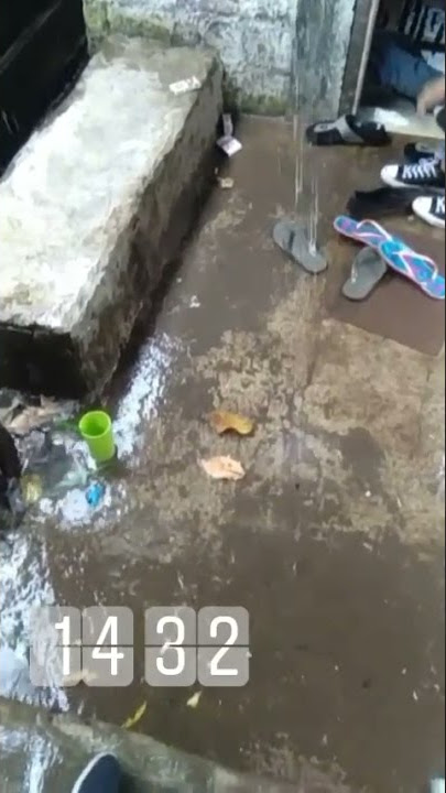 story Instagram lagi hujan di tongkrongan