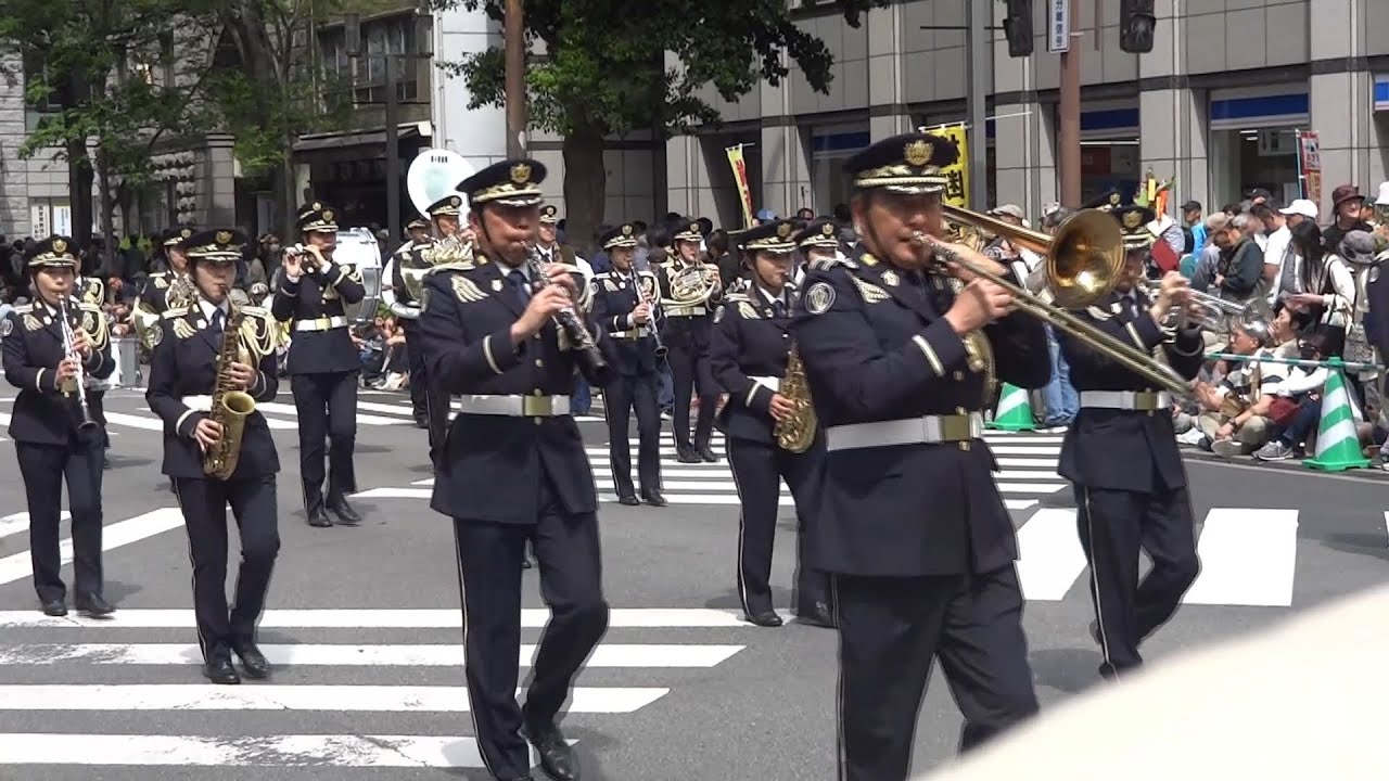陸上自衛隊 第4音楽隊 パレード 多どんたく港まつり 2025 5.3 - YouTube