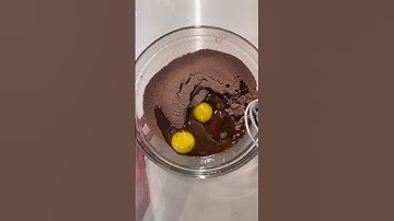 Make an ✨upgraded✨ version of brownies with me!  😋 #haileelora #food #brownies #dessert