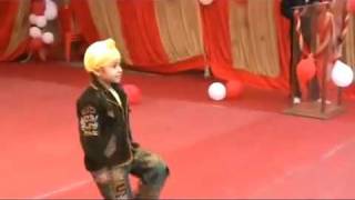 Best Dance By Punjabi Baby - Amrinder Gill Pun Khat Lai Best Punjabi Video In 2012