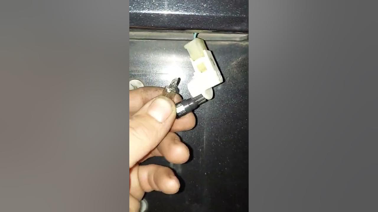 license plate light replacing on a 2017 Subaru forester YouTube