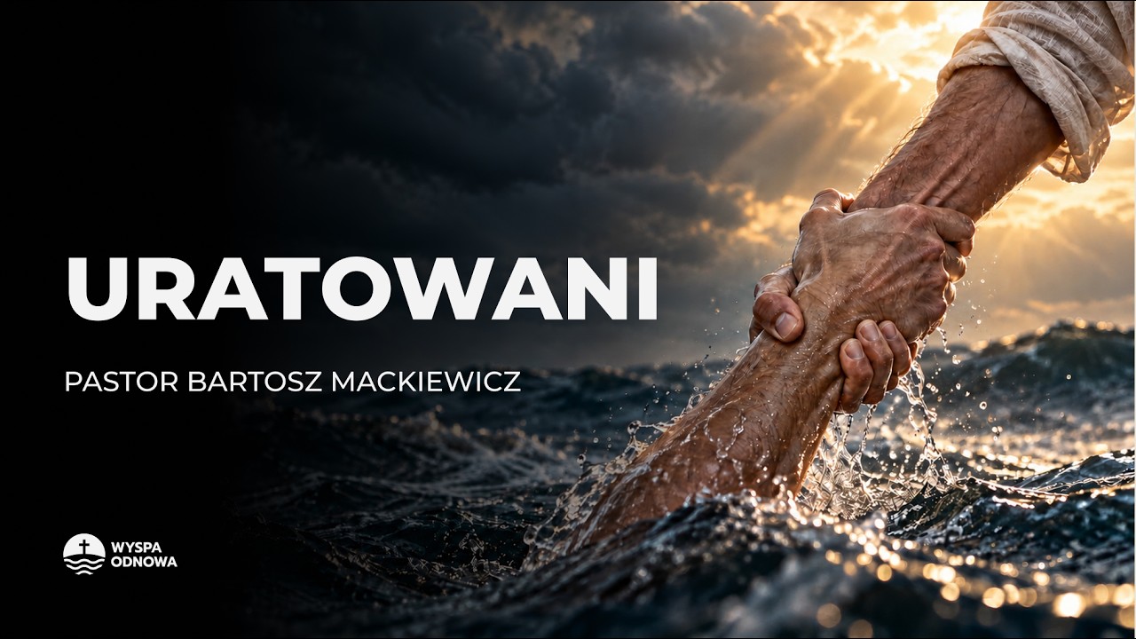 Kadr z nagrania nabożeństwa: ludzie z uniesionymi rękami w ciemnej sali, w tle reflektory.
