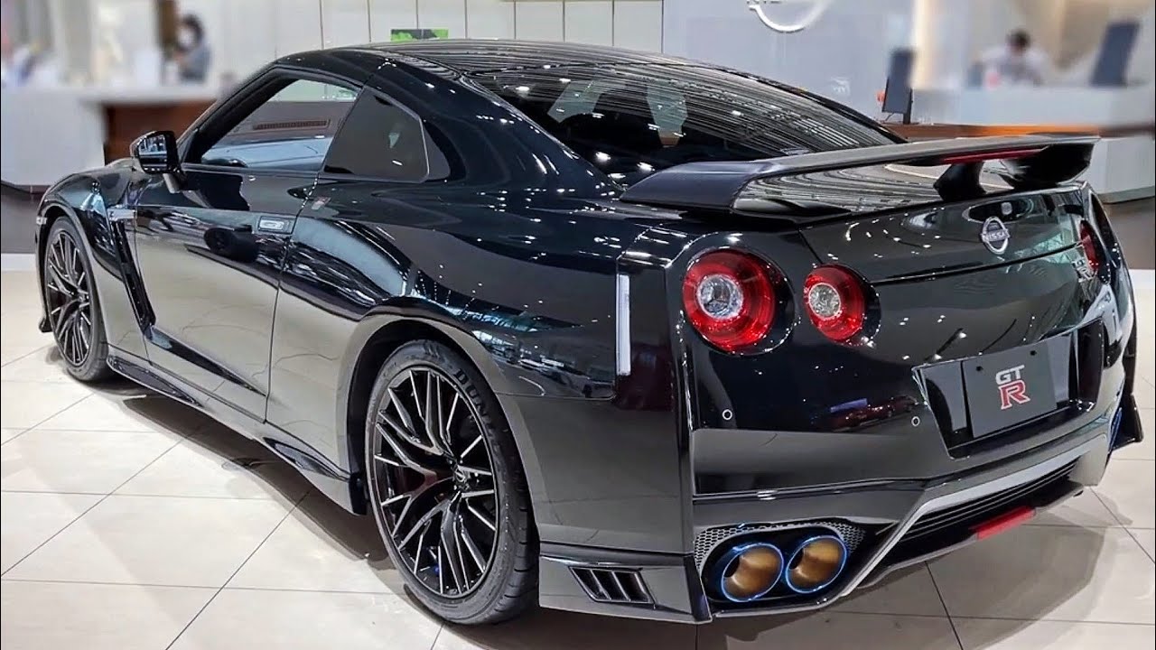 Iconic R34 Skyline GT-R Meets All-New R36 Nissan GT-R Heir - In a