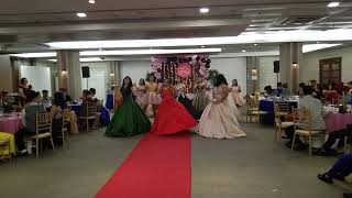 Juniors (JS Prom presentation)