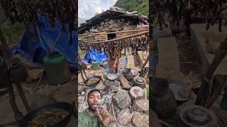 the Tribal tribe women are buying organic food. 😱