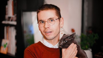 Dressing as an AMAB Non-Binary Person (cw: flashing lights)