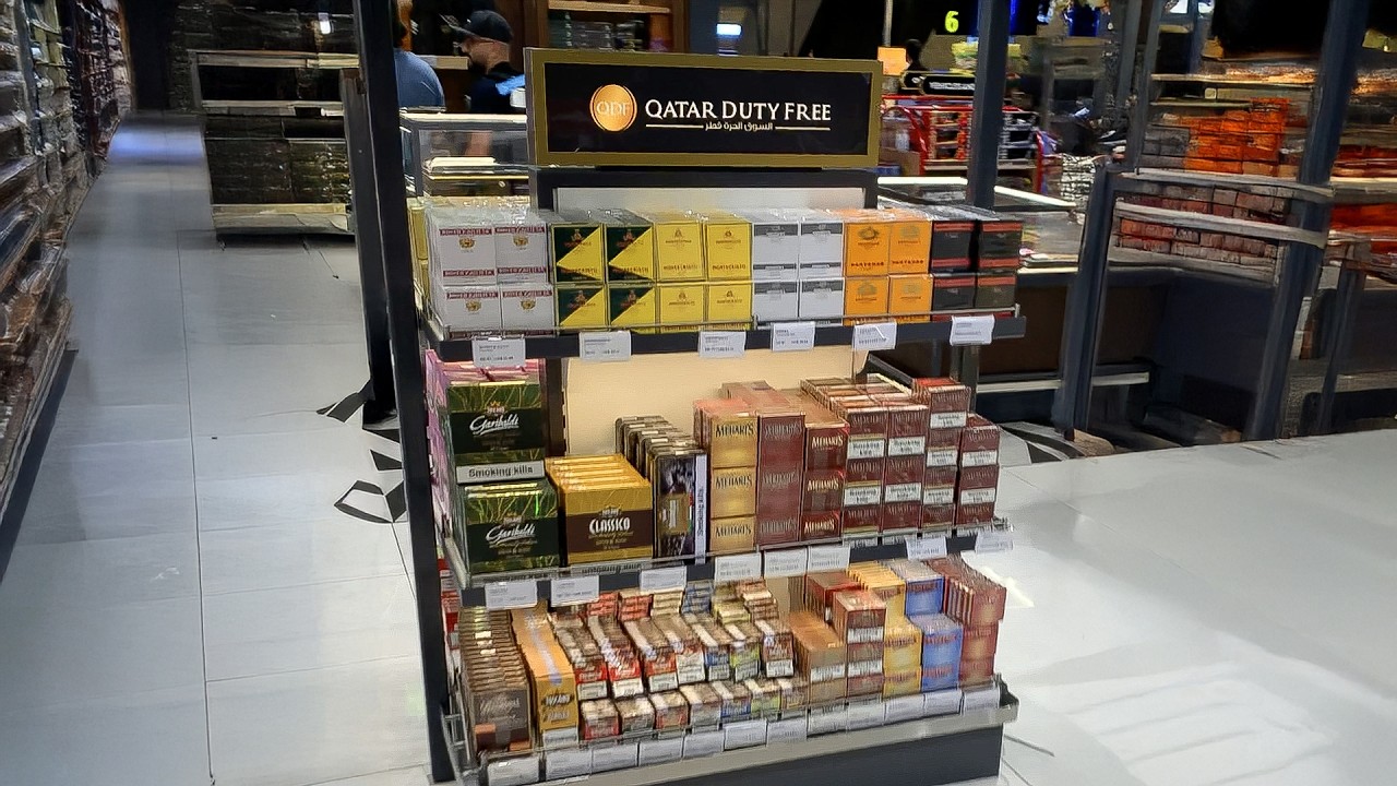 رحلة البحث عن السيجار.. فى الدوحة والمطار