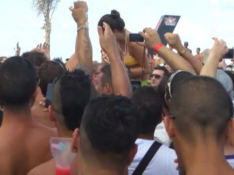 Spring Break 2012 - Oasis Cancun - 15 - show your bubs
