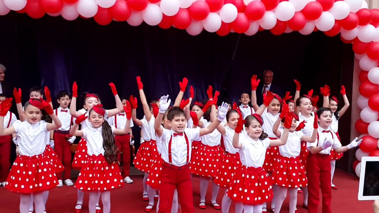 İncirlik Ahmet Hamdi Tanpınar İlköğretim Okulu - 2B Sınıfı 23 Nisan Gösterisi