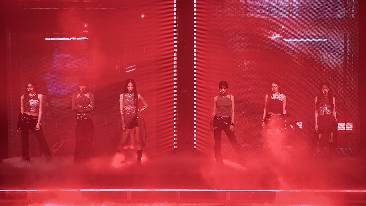 251109 이즈나 'Mamma Mia + SASS' 전체 직캠 (izna FanCam) izna 1st FAN-CON