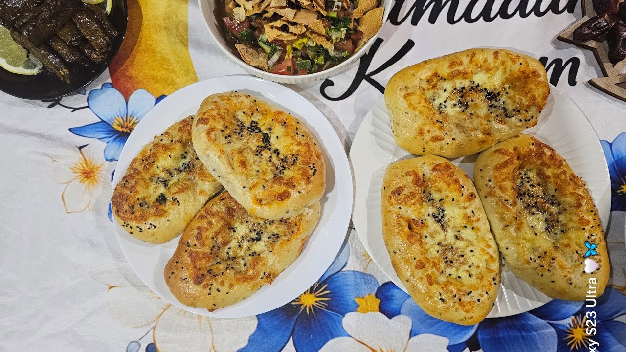 طريقة عمل فطيرة السجق مع الجبنة 😍 سهلة وسريعة وطعمها بيجنن 😋الحلقة التاسعة عشر من على سفرة رمضان ♥🌙