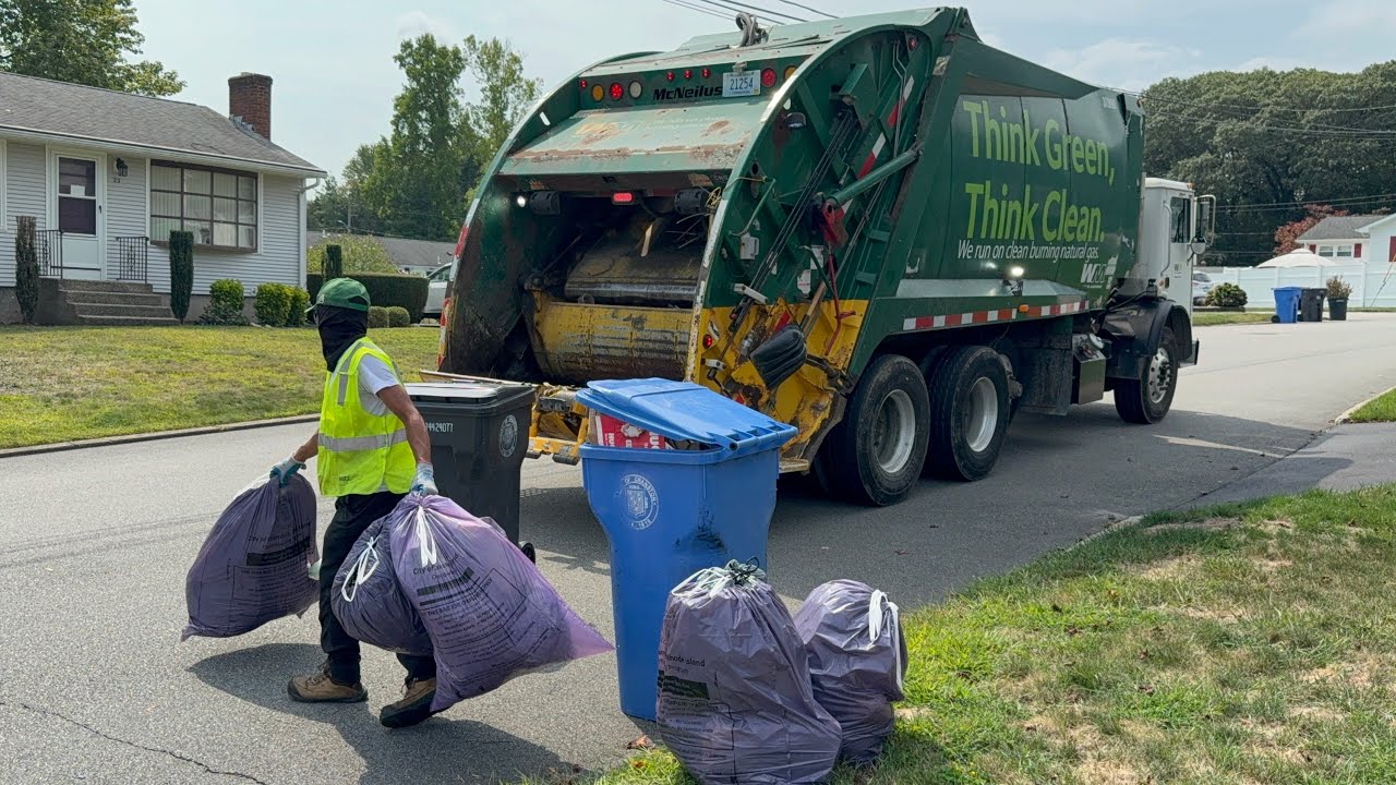 WM Garbage Truck VS Heavy Summer Trash 