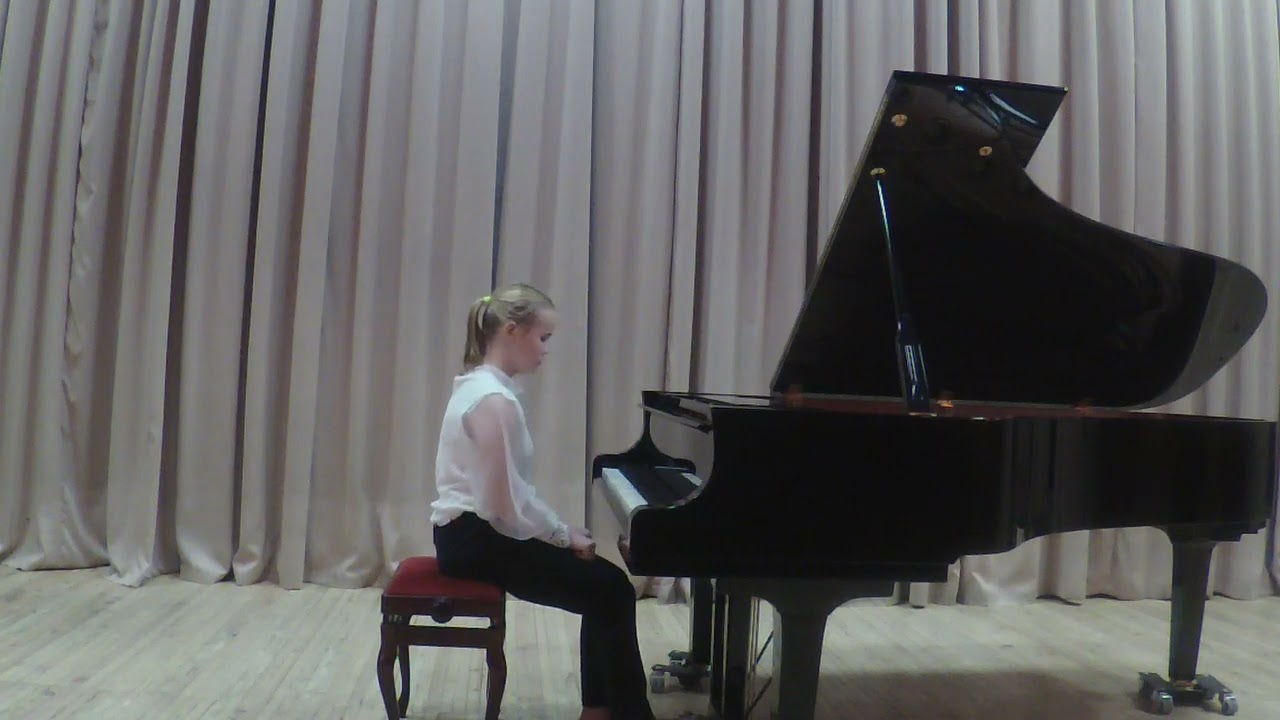 Артёмова Дарья, 11-13 лет, И.С.Бах Два Бурре из Английской сюиты a-moll, Ф.Шопен Контрданс Ges-dur