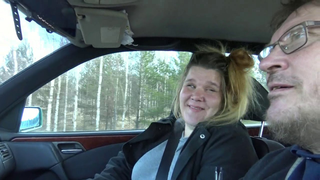 POIKETTIIN VENÄJÄLTÄ HAKEMASSA KAMAA