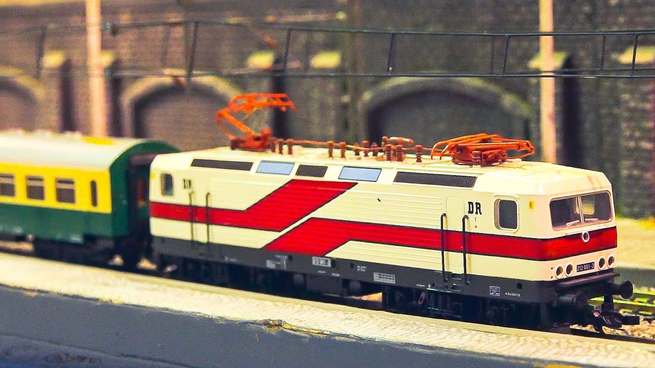 STUNNING MODEL RAILROAD RAILWAY SIZE TT SCALE 1 120 MODEL LOCOMOTIVES stunning-model-railroad-railway-size-tt-scale-1-120-model-locomotives