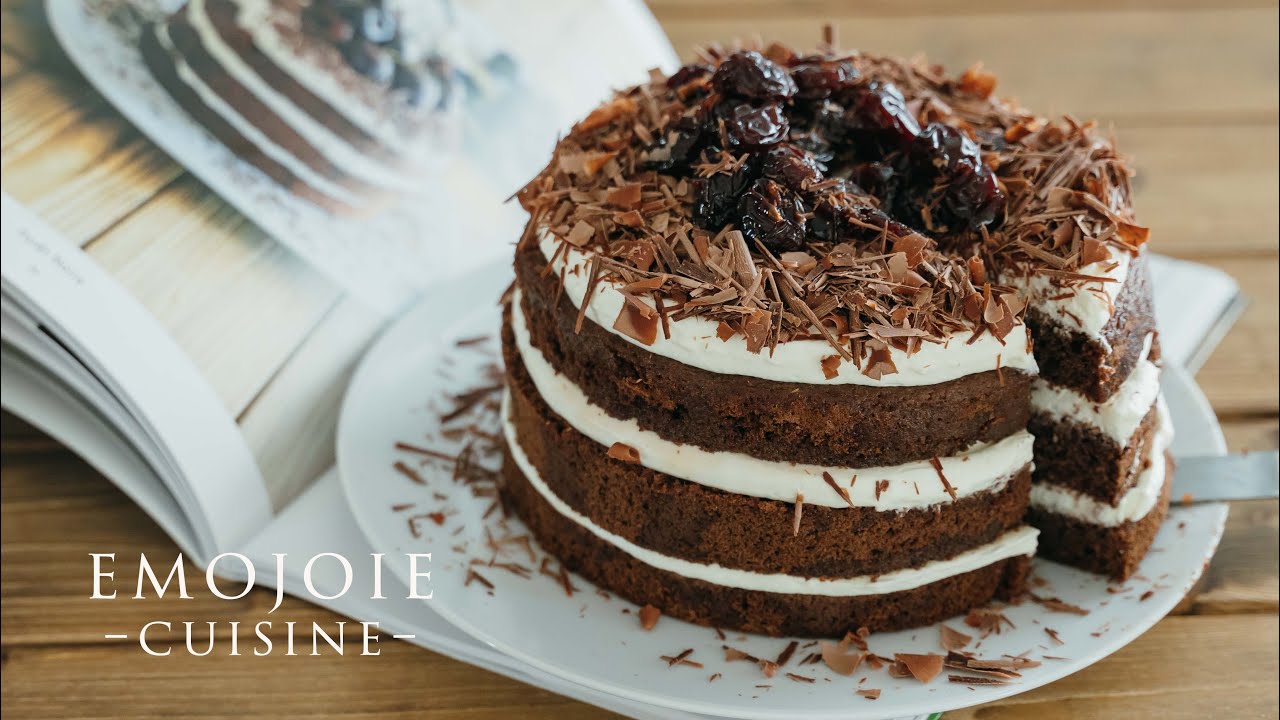 ⁣Black Forest Cake Recipe | フォレノワール -さくらんぼとチョコレートのケーキの作り方 | Emojoie Cuisine