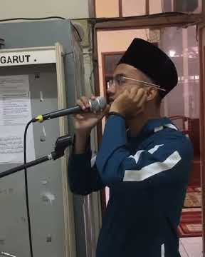 Merdunya Suara Adzan Ceng Zamzam di Masjid Agung Garut