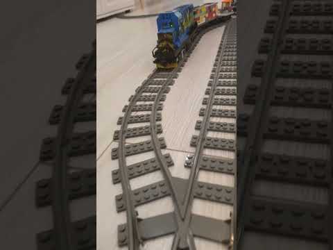 Неупровляемый поезд LEGO. ( Из фильма НЕУПРАВЛЯЕМЫЙ)