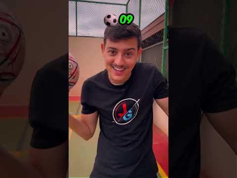 Quantos CHUTES pra estourar uma BOLA da COPA - 202X?? #shorts