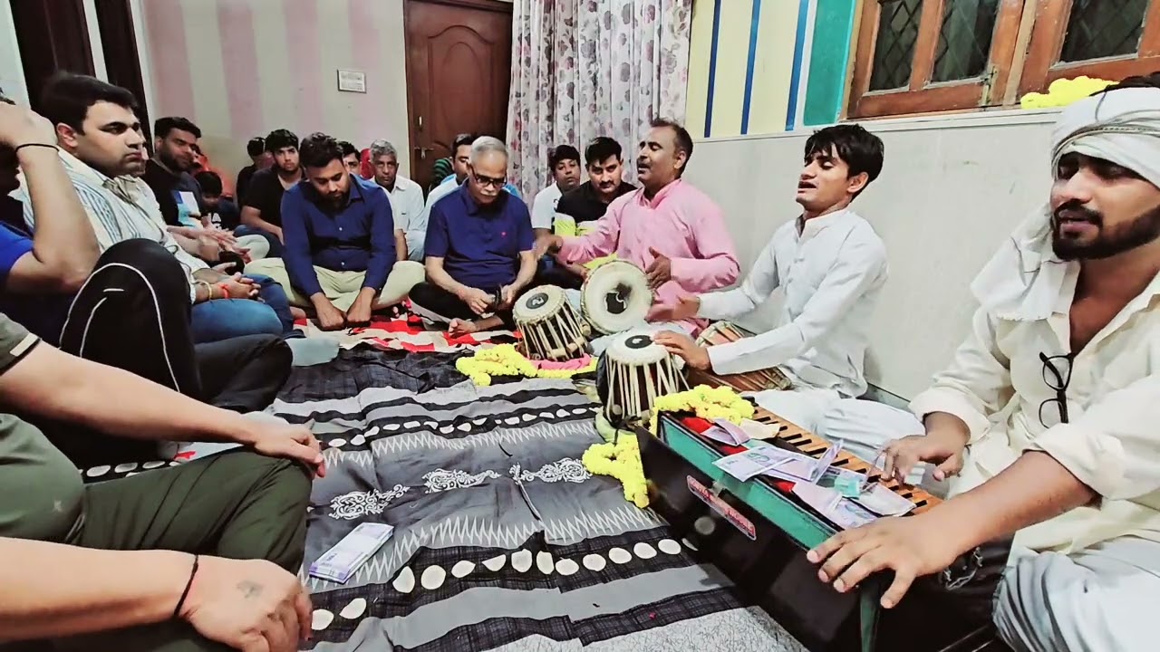 सेल करण को आयो बालक बन आयो महाराज लटृठा धारी बन आयो